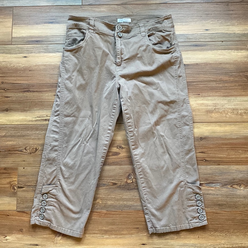 Women’s Dressbarn capris